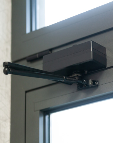 340x480doorcloser